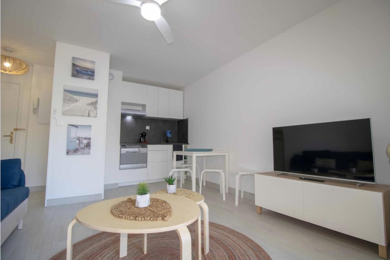 Lumineux De 32 m Renové Proche De La Appartement Fréjus